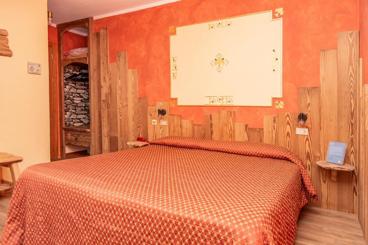 Hotel Chaberton Cesana Torinese Bagian luar foto