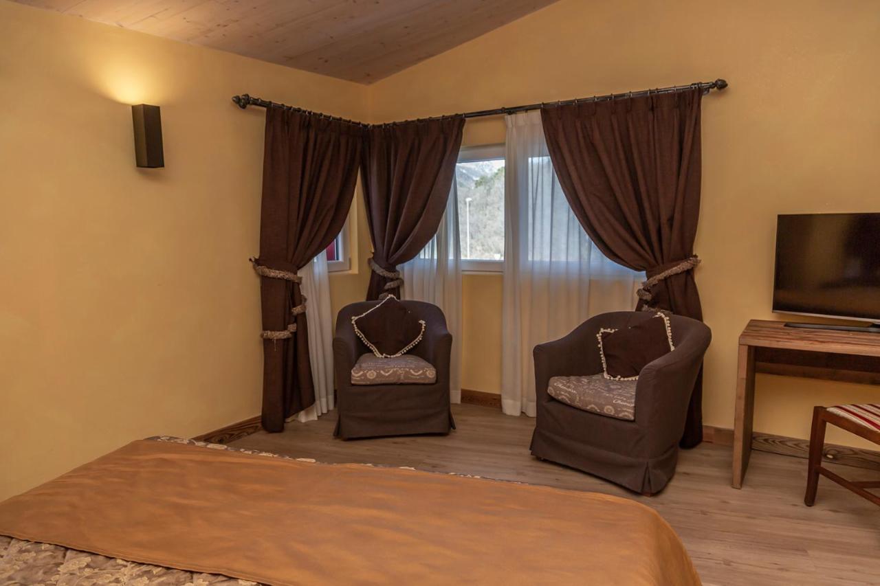 Hotel Chaberton Cesana Torinese Bagian luar foto