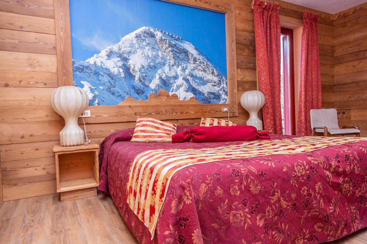 Hotel Chaberton Cesana Torinese Bagian luar foto
