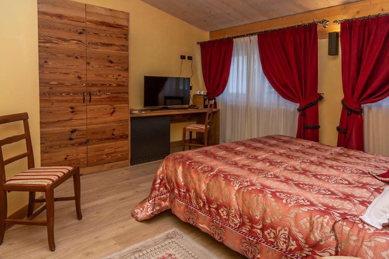 Hotel Chaberton Cesana Torinese Bagian luar foto