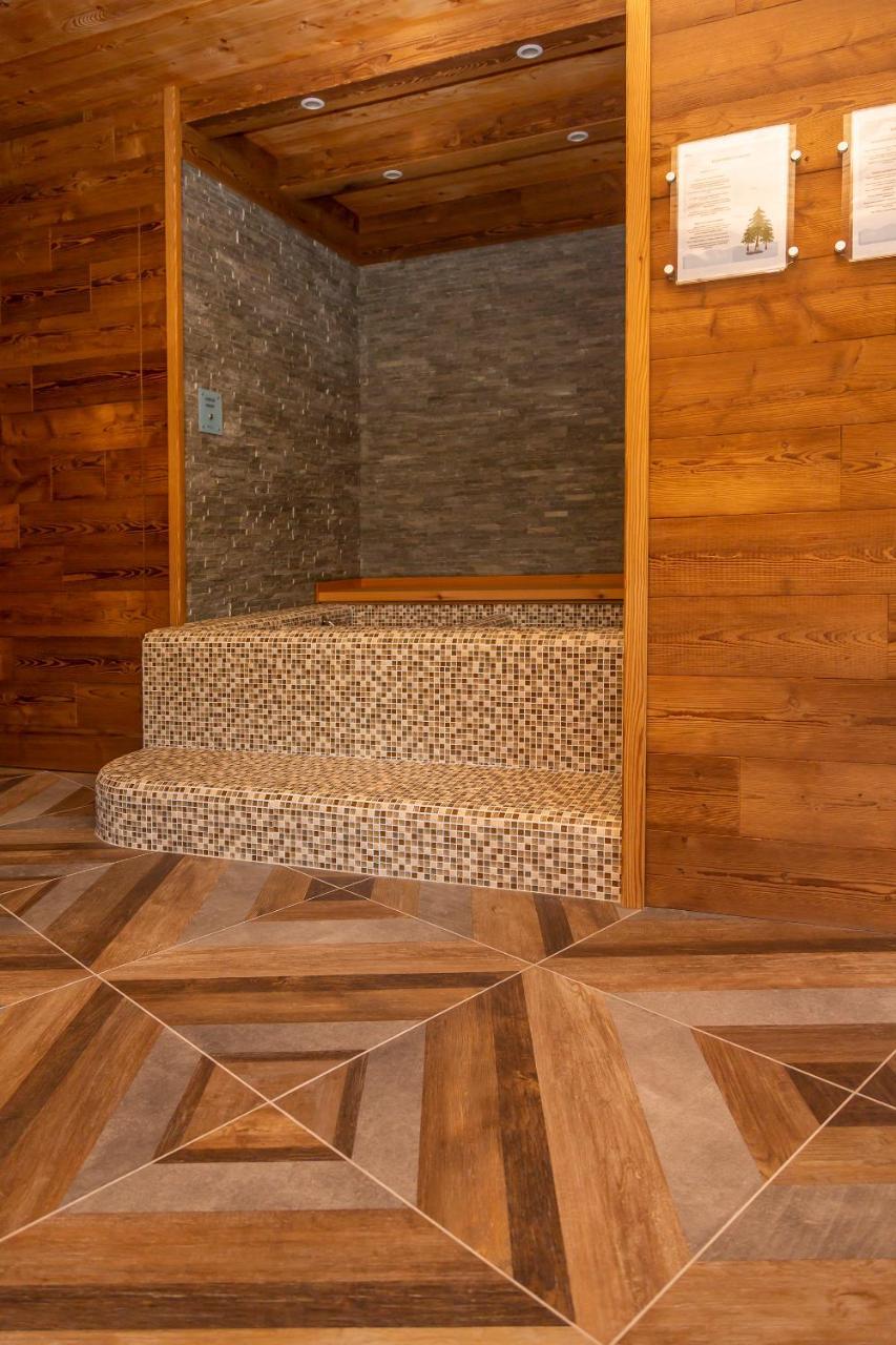Hotel Chaberton Cesana Torinese Bagian luar foto