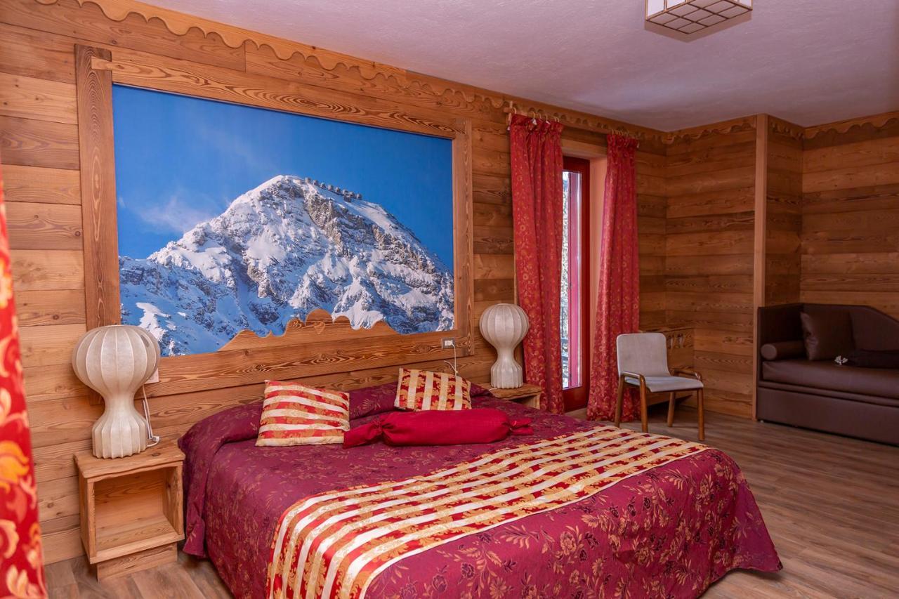 Hotel Chaberton Cesana Torinese Bagian luar foto