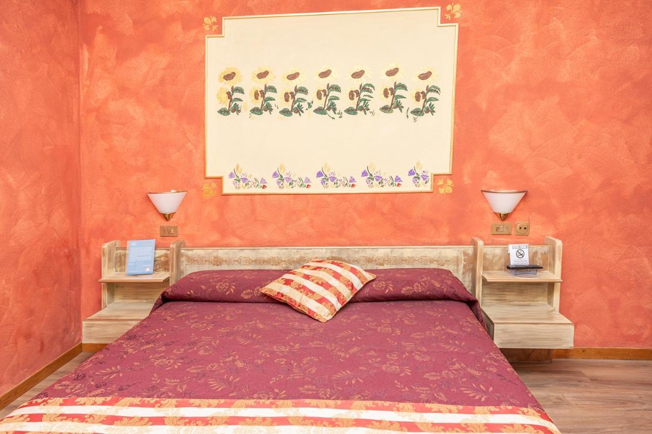 Hotel Chaberton Cesana Torinese Bagian luar foto