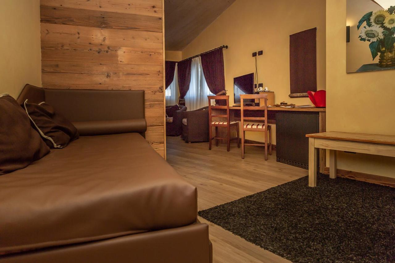 Hotel Chaberton Cesana Torinese Bagian luar foto