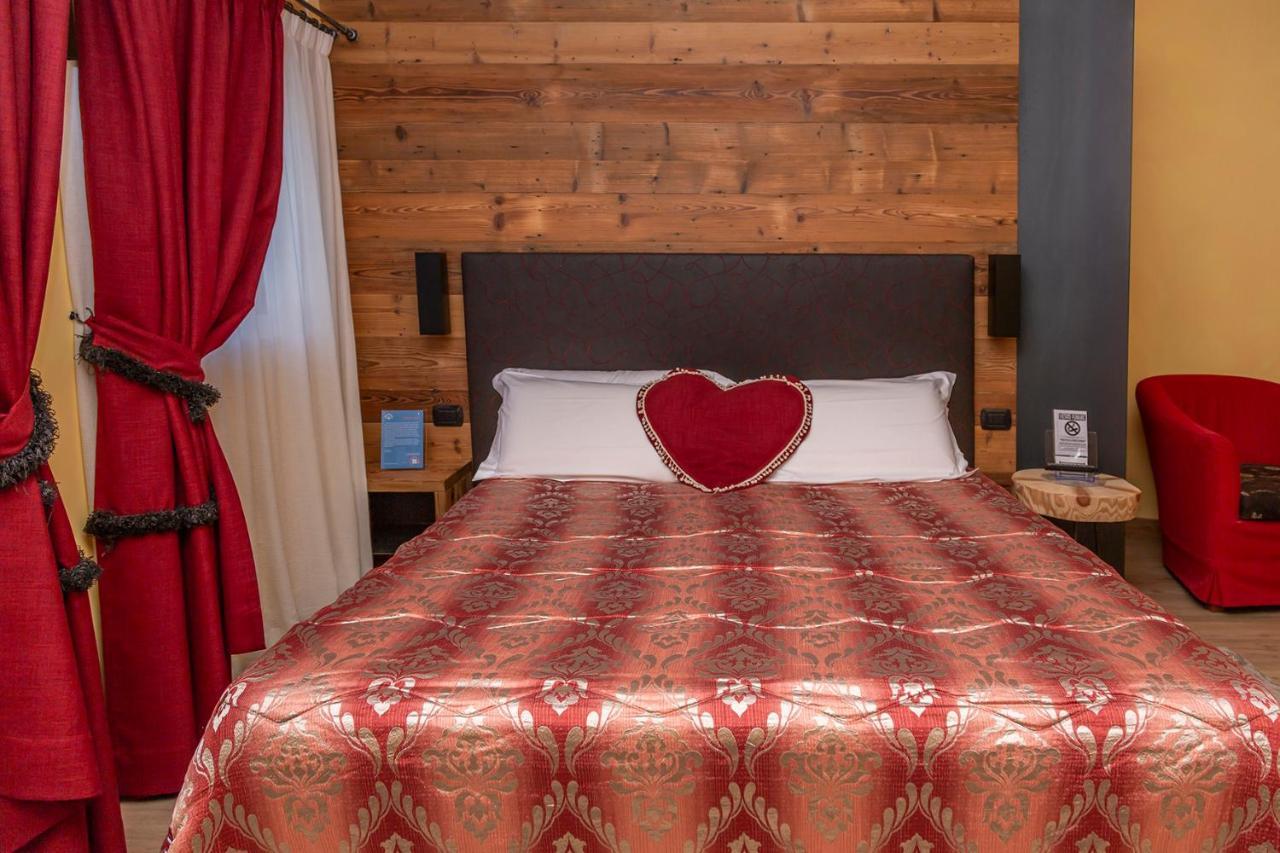 Hotel Chaberton Cesana Torinese Bagian luar foto