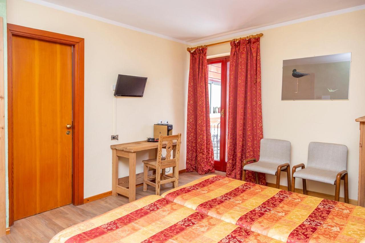 Hotel Chaberton Cesana Torinese Bagian luar foto
