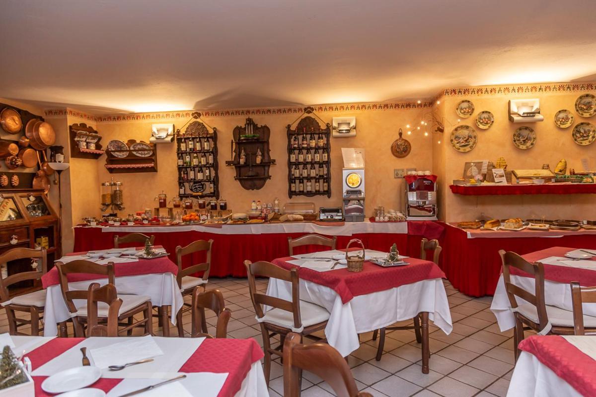 Hotel Chaberton Cesana Torinese Bagian luar foto
