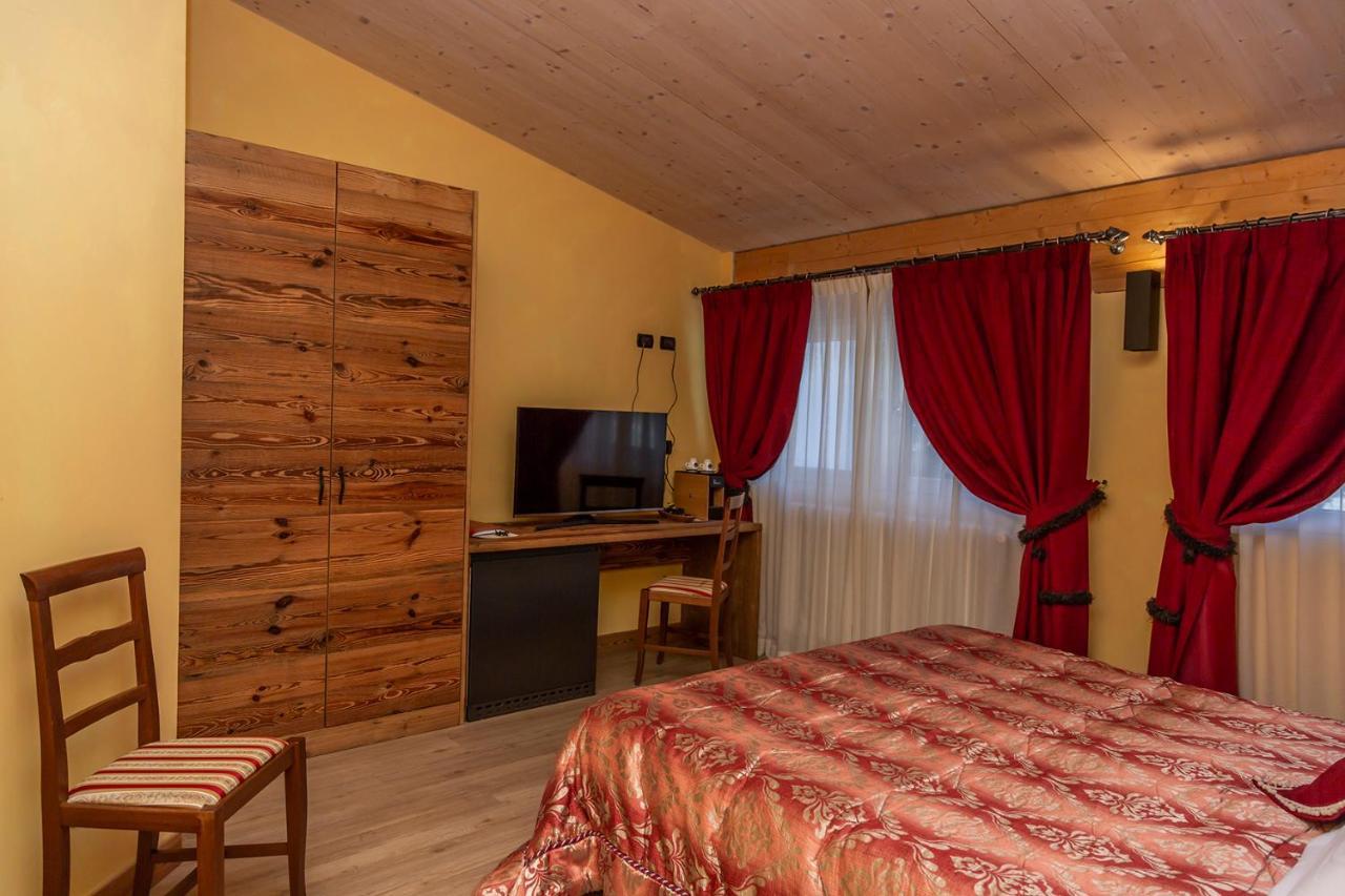 Hotel Chaberton Cesana Torinese Bagian luar foto