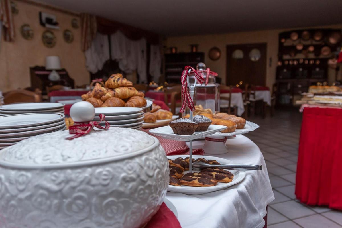 Hotel Chaberton Cesana Torinese Bagian luar foto